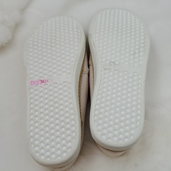 Vionic Shoes | Vionic Canvas Slip On Shoes Women Size 9 | Poshmark